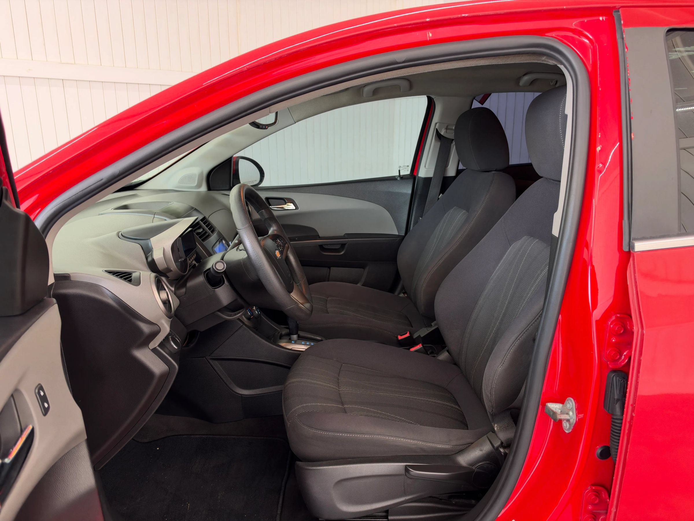 Used 2015 Chevrolet Sonic LT FWD image 9