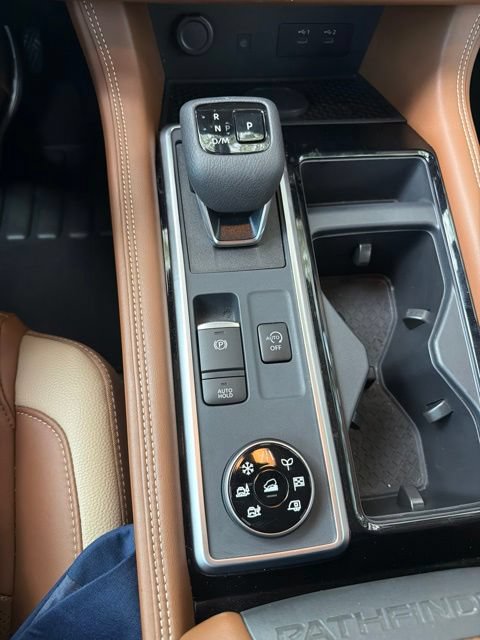 Certified 2026 Nissan Pathfinder Platinum AWD/4WD image 31