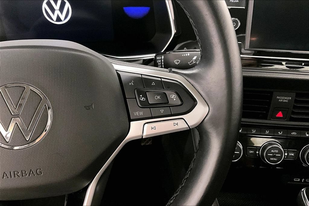 Used 2023 Volkswagen Jetta SE FWD image 11