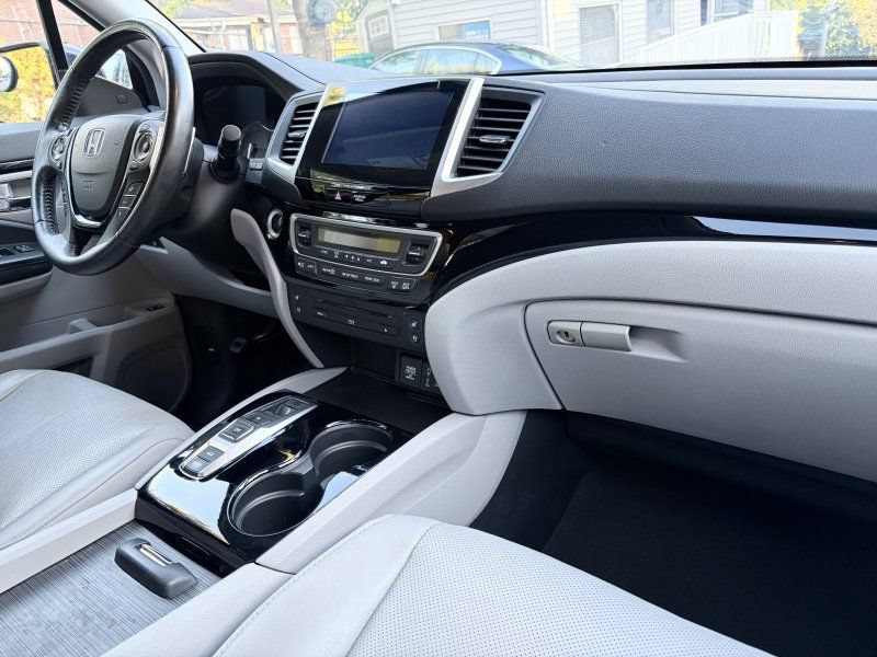 Used 2017 Honda Pilot Elite image 15