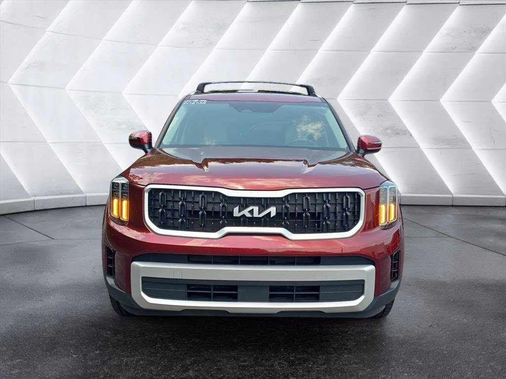 Used 2024 Kia Telluride EX w/ EX Captain's Chair Package FWD image 8