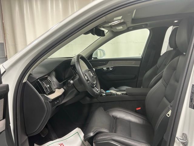 Used 2025 Volvo XC90 T8 Ultra w/ Protection Package Premier image 11