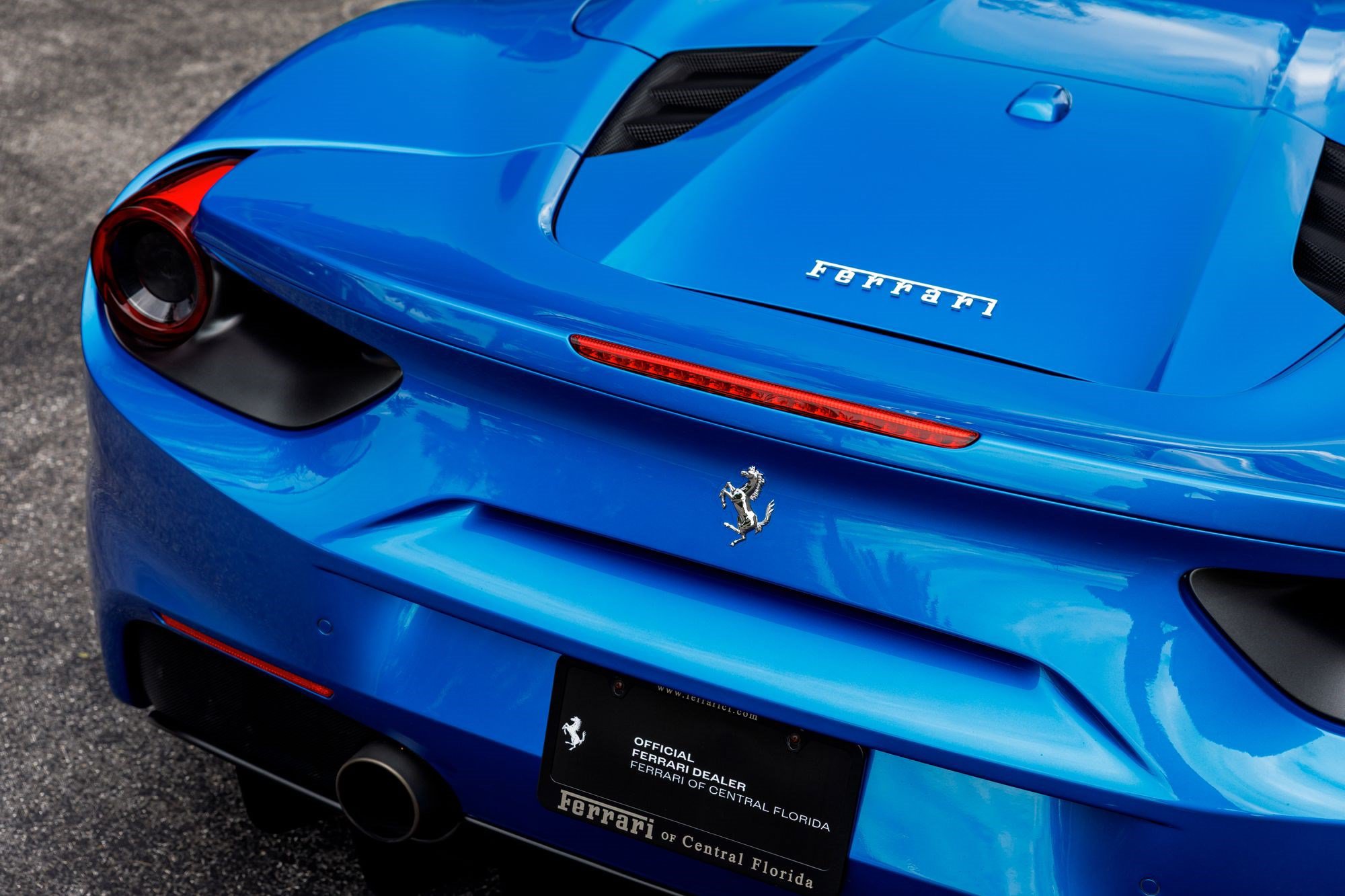 Used 2019 Ferrari 488 Spider RWD image 12
