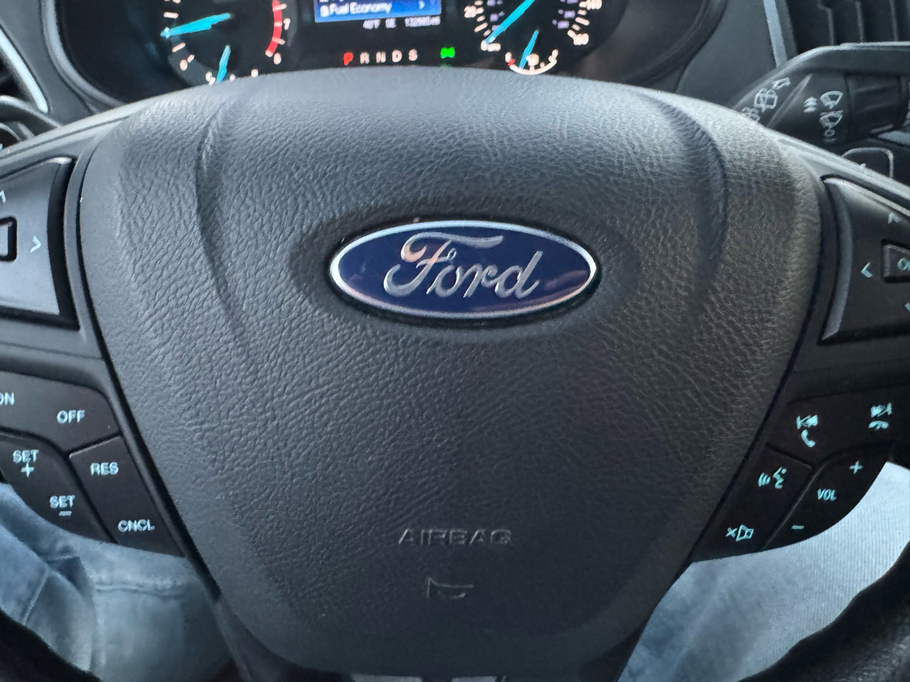 Used 2017 Ford Edge SE image 19