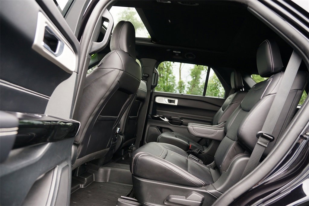 Used 2023 Ford Explorer ST w/ Technology Package image 19