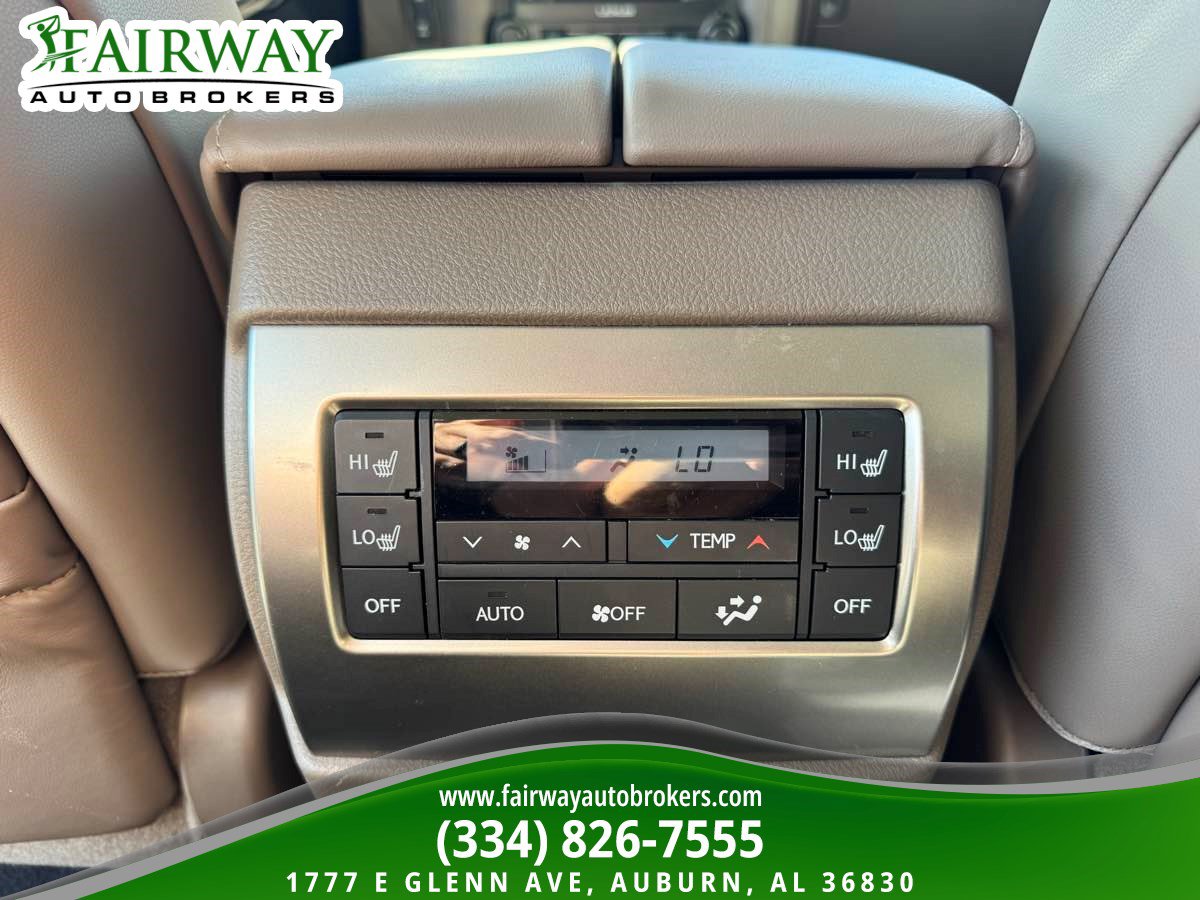 Used 2023 Lexus GX 460 Premium w/ Accessory Package AWD/4WD image 27