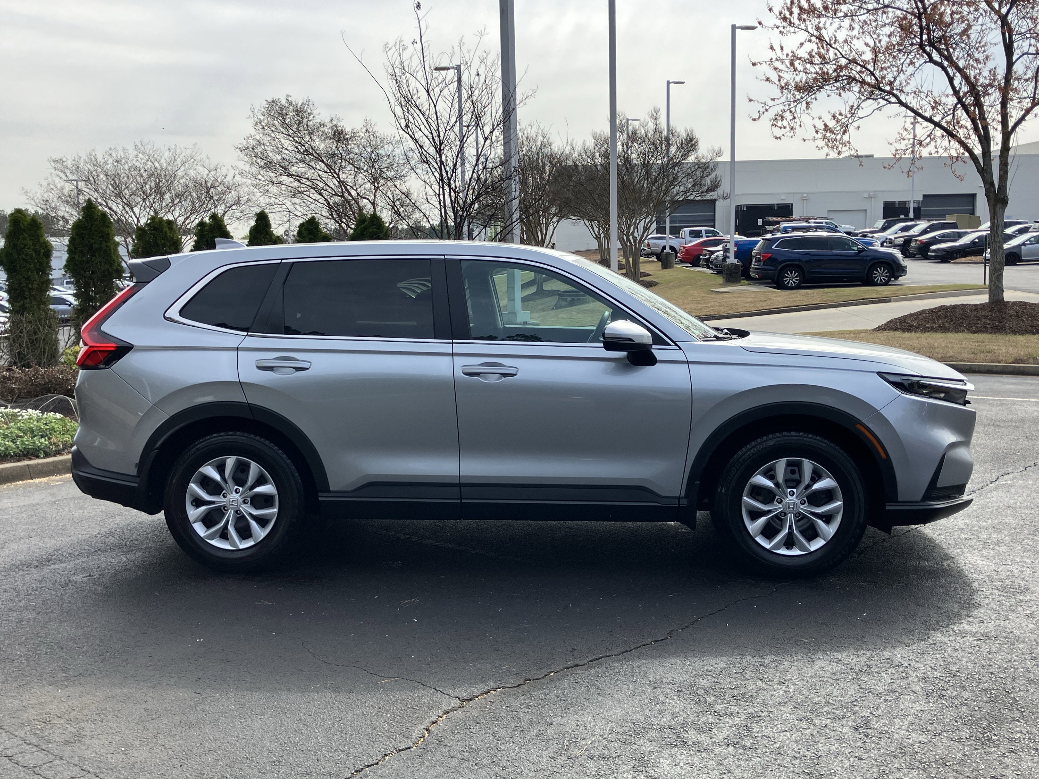 Used 2025 Honda CR-V LX image 11