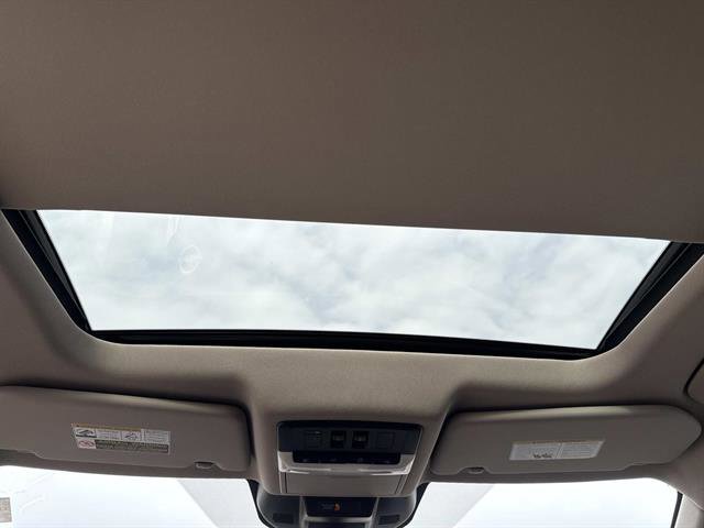 Used 2023 Nissan Rogue Platinum w/ Platinum Premium Package image 17