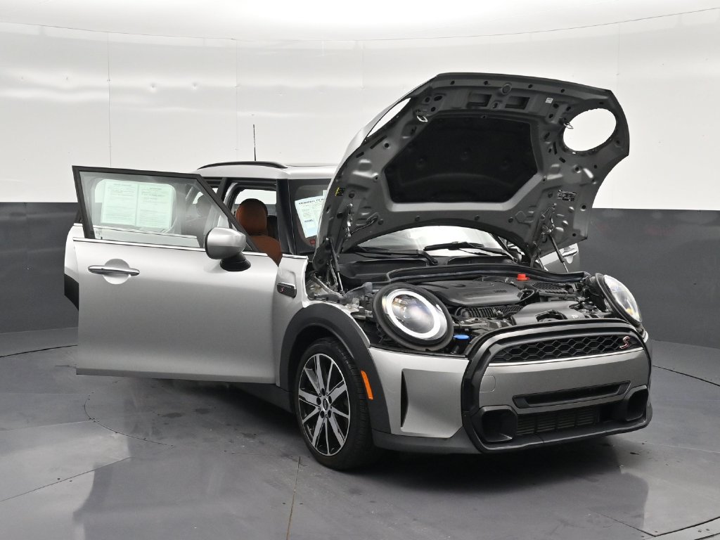 Used 2024 MINI Cooper S w/ Signature Upholstery Package FWD image 32