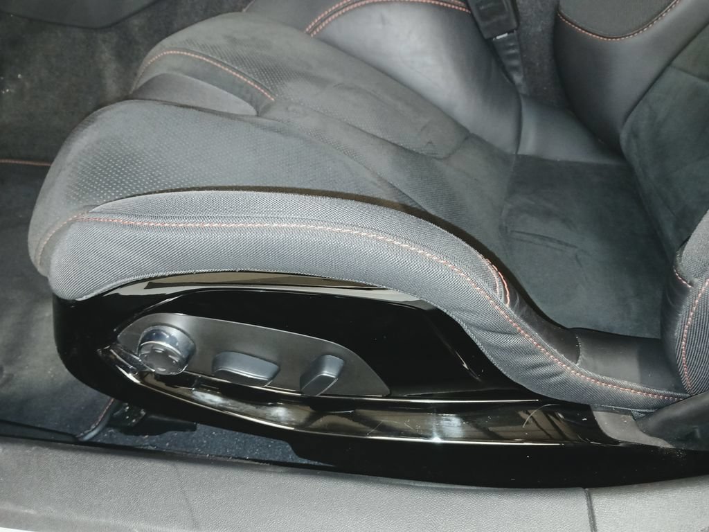 Used 2020 Chevrolet Corvette Stingray Premium Cpe w/ 3LT Preferred Equipment Group RWD image 17