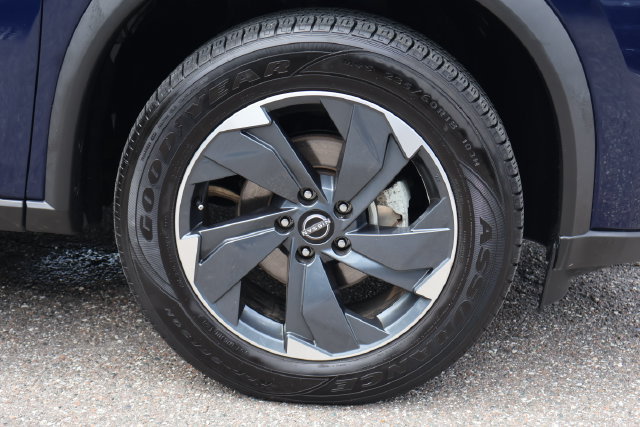 Used 2024 Nissan Rogue SV AWD/4WD image 10