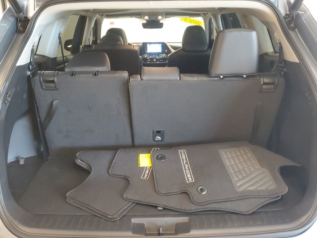Used 2023 Toyota Highlander XLE image 8