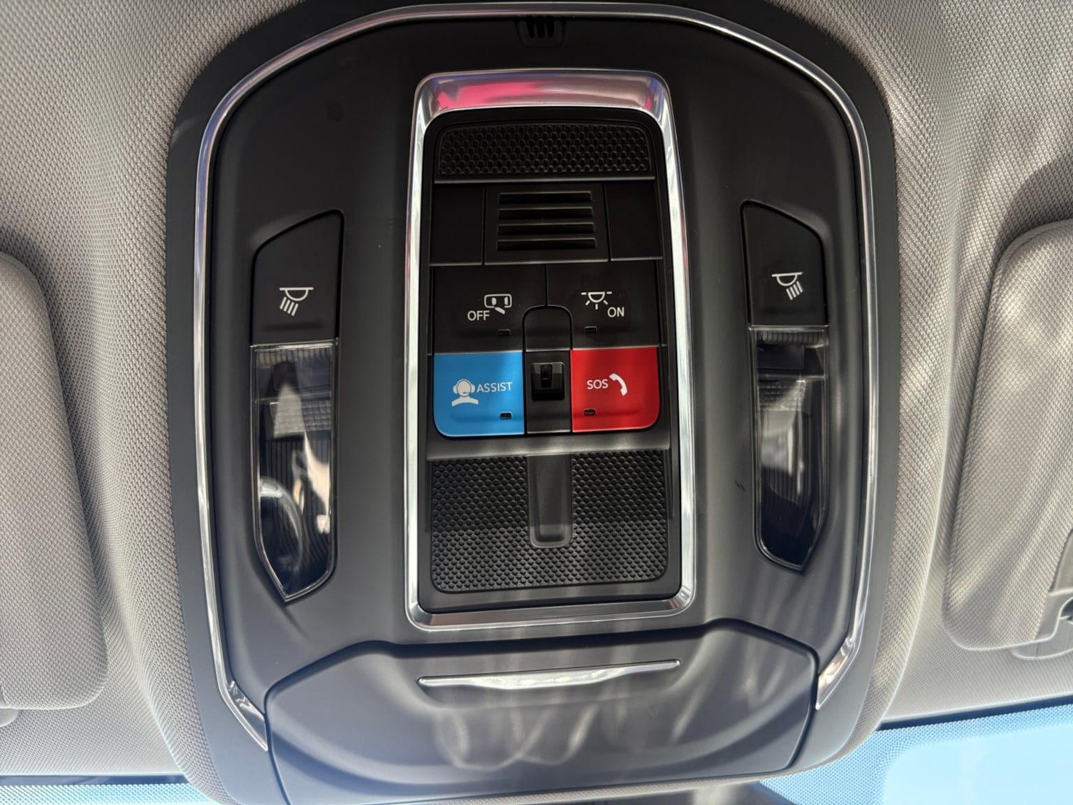 Used 2023 Jeep Grand Cherokee Laredo RWD image 26