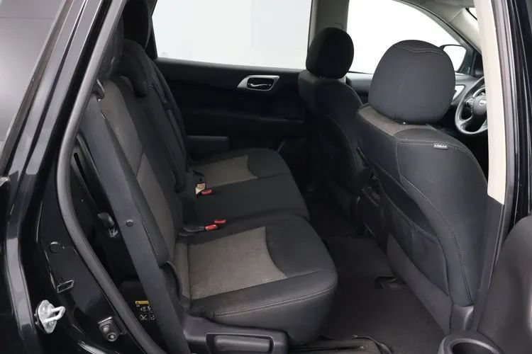 Used 2017 Nissan Pathfinder SV AWD/4WD image 18