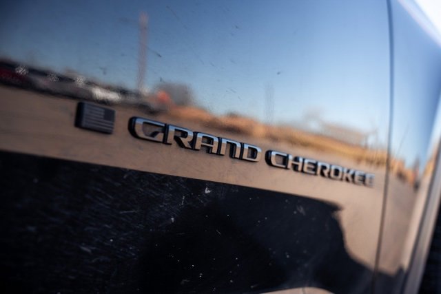 Used 2023 Jeep Grand Cherokee L Laredo image 11