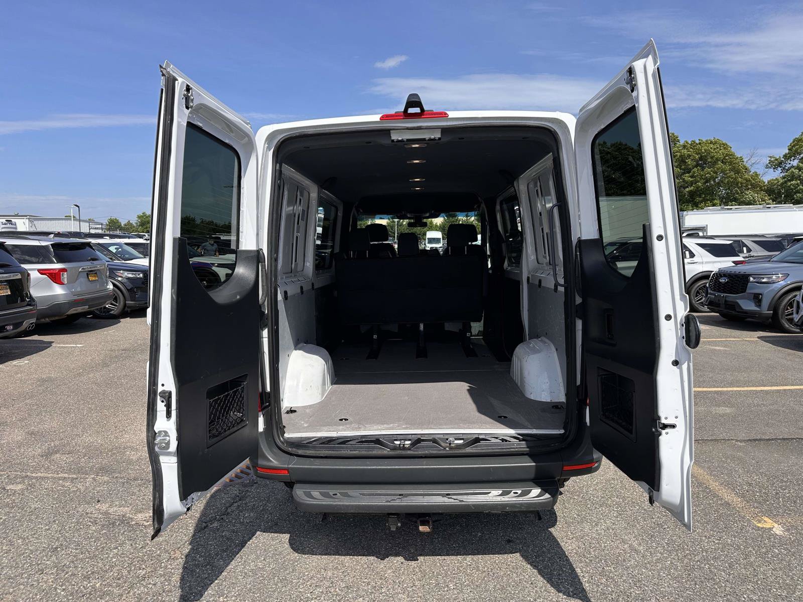 Used 2025 Mercedes-Benz Sprinter 2500 image 8