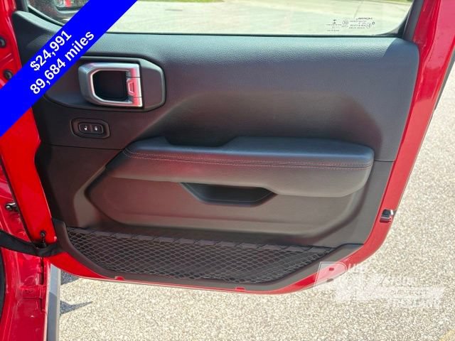 Used 2018 Jeep Wrangler Unlimited Rubicon AWD/4WD image 30