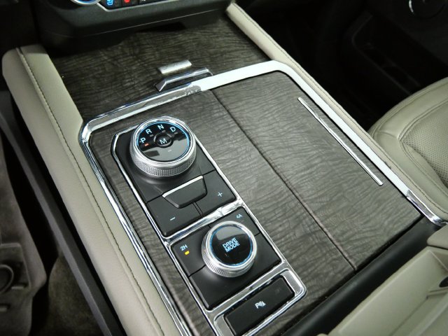 Used 2018 Ford Expedition Limited w/ Equipment Group 301A AWD/4WD image 22