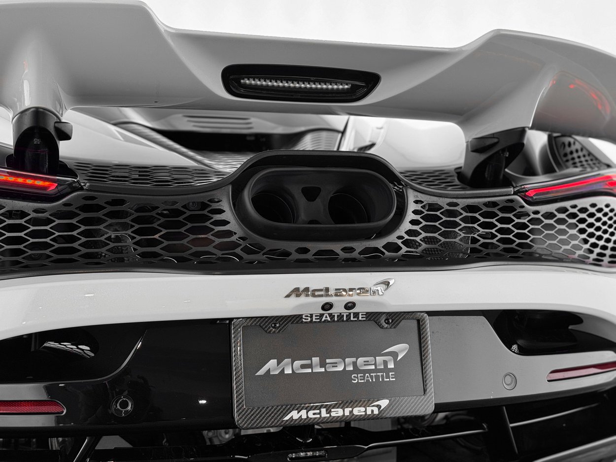 Used 2024 McLaren 750S image 42