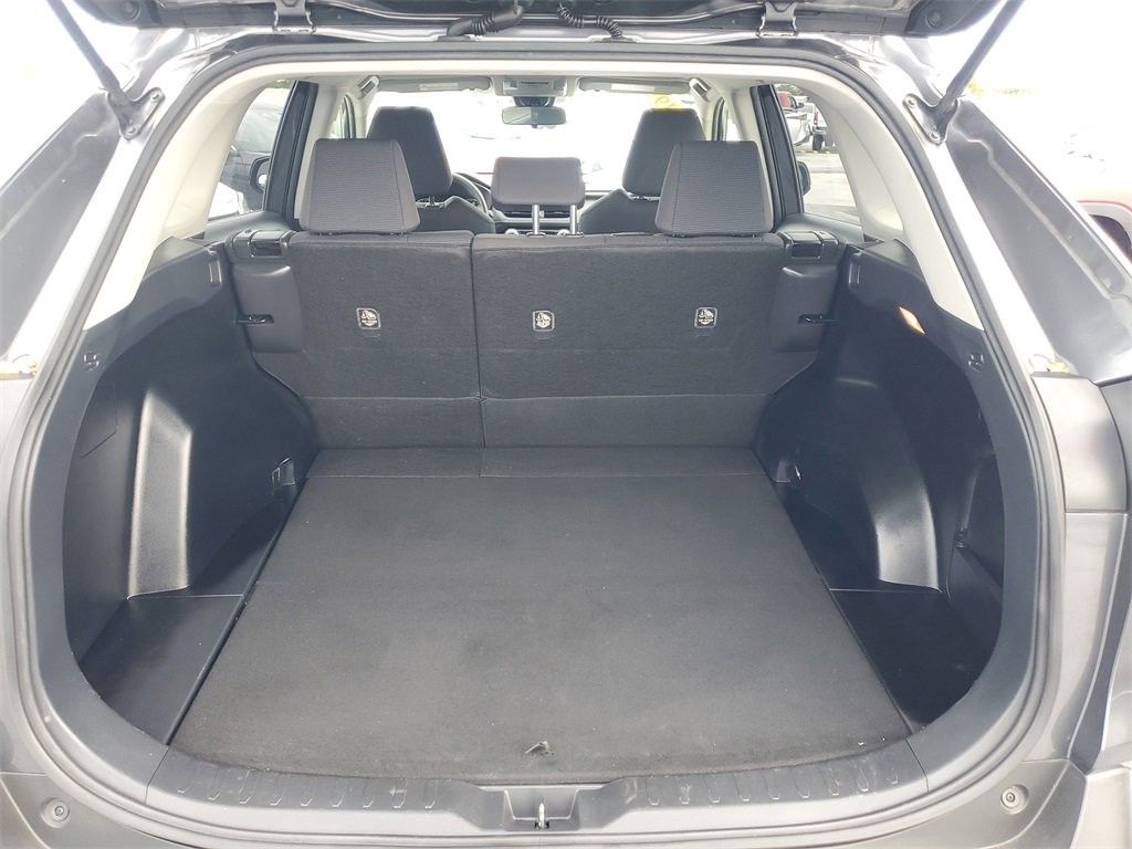 Used 2019 Toyota RAV4 LE image 10