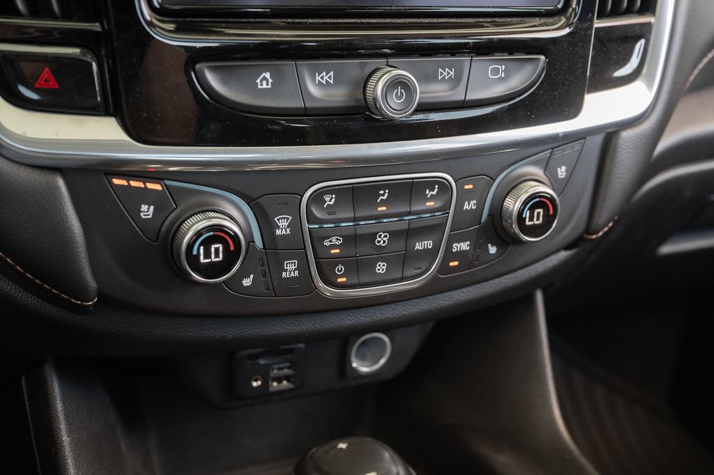 Used 2020 Chevrolet Traverse Premier w/ LPO, Cargo Package FWD image 35