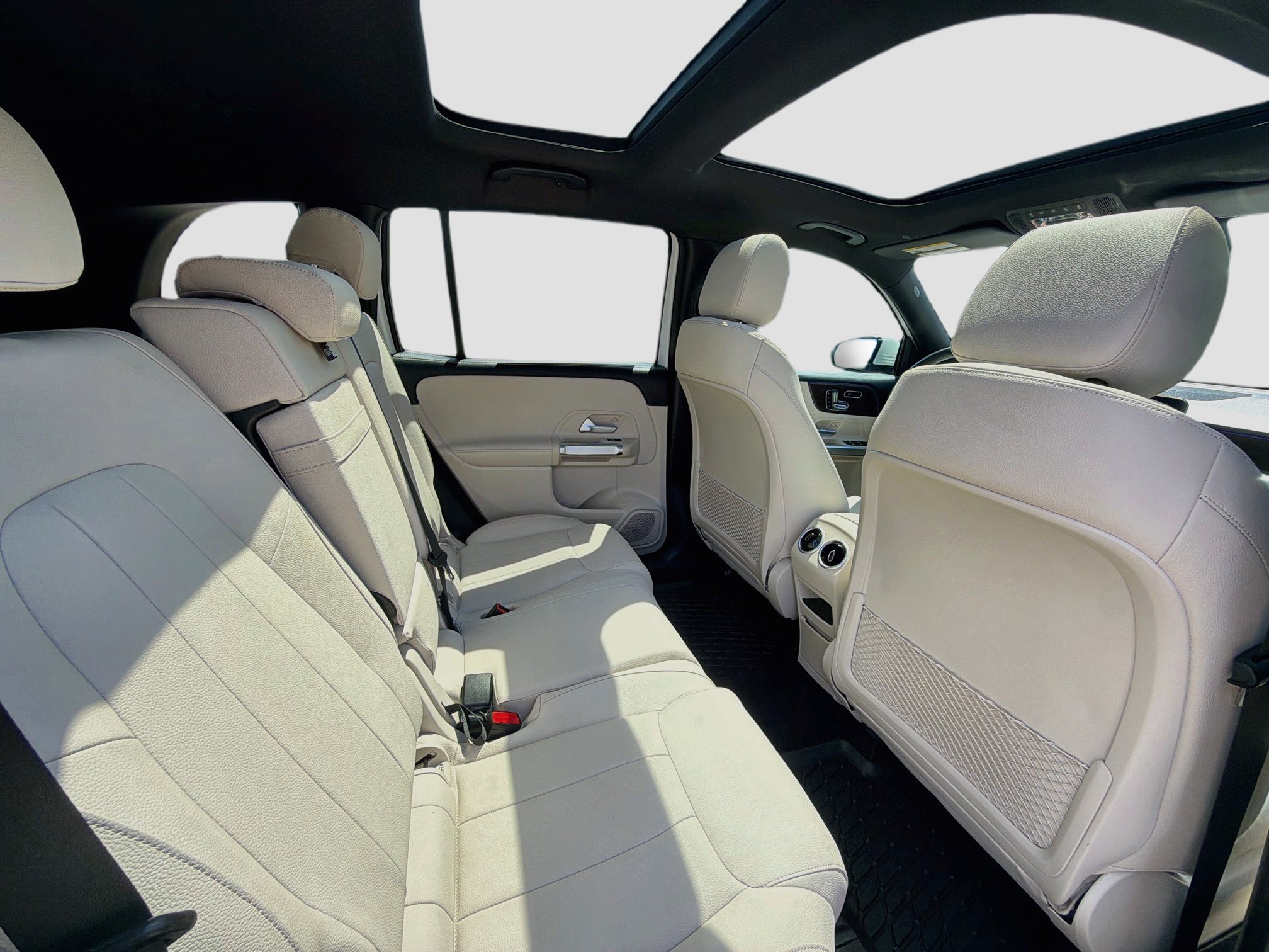 Used 2025 Mercedes-Benz GLB 250 image 27