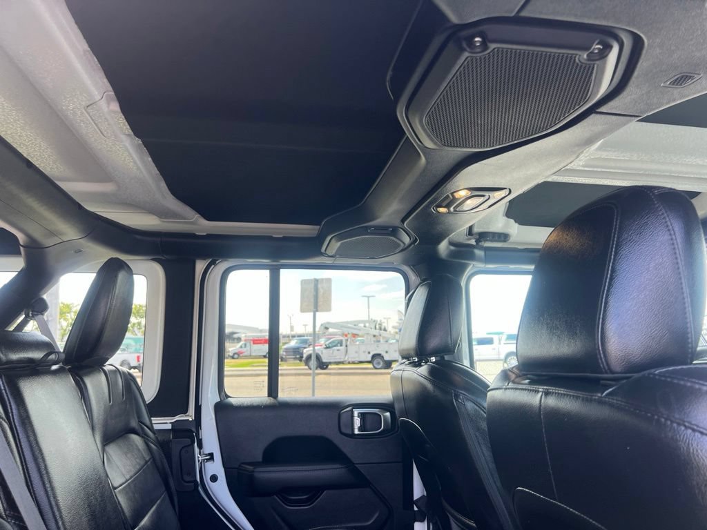 Used 2023 Jeep Wrangler Unlimited Sahara AWD/4WD image 49