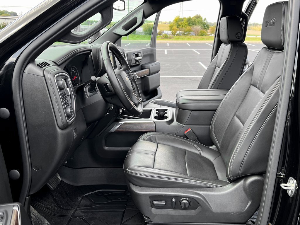 Used 2023 Chevrolet Silverado 2500 High Country image 3
