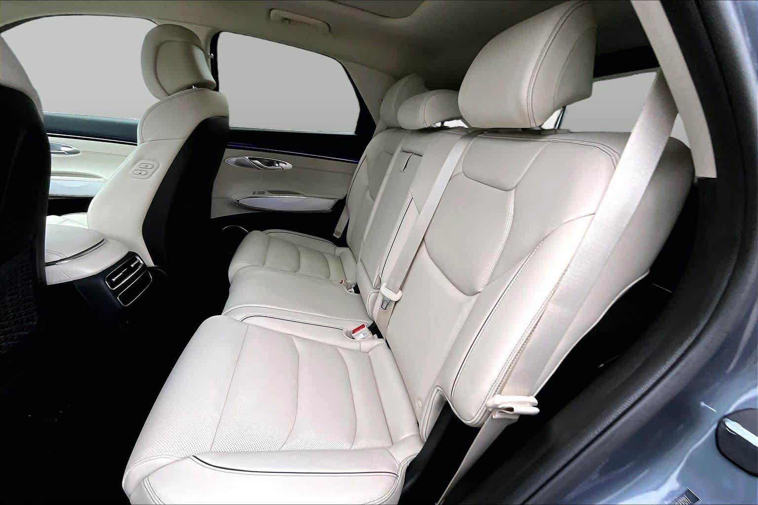 Used 2026 Genesis GV70 2.5T Advanced AWD/4WD image 21