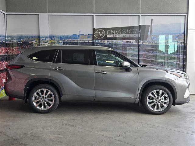 Certified 2026 Toyota Highlander Limited AWD/4WD image 4