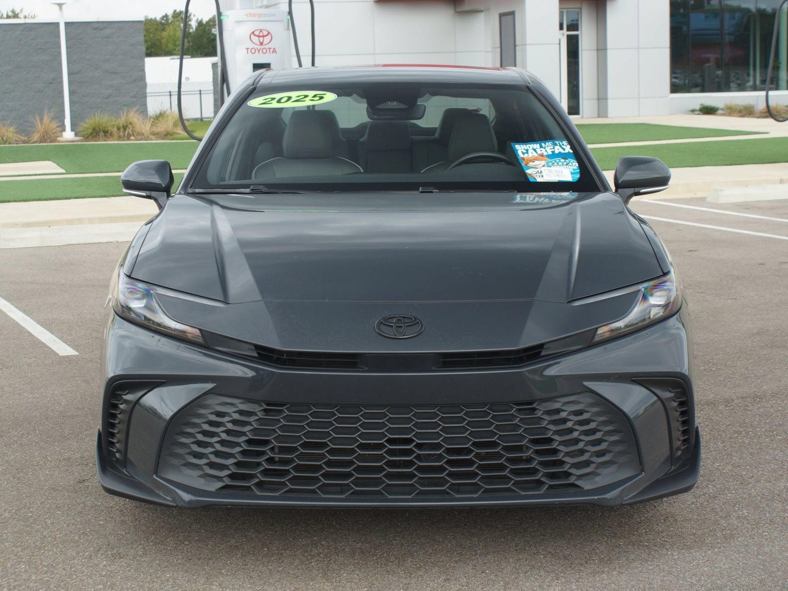 Used 2025 Toyota Camry SE w/ Convenience Package FWD image 24