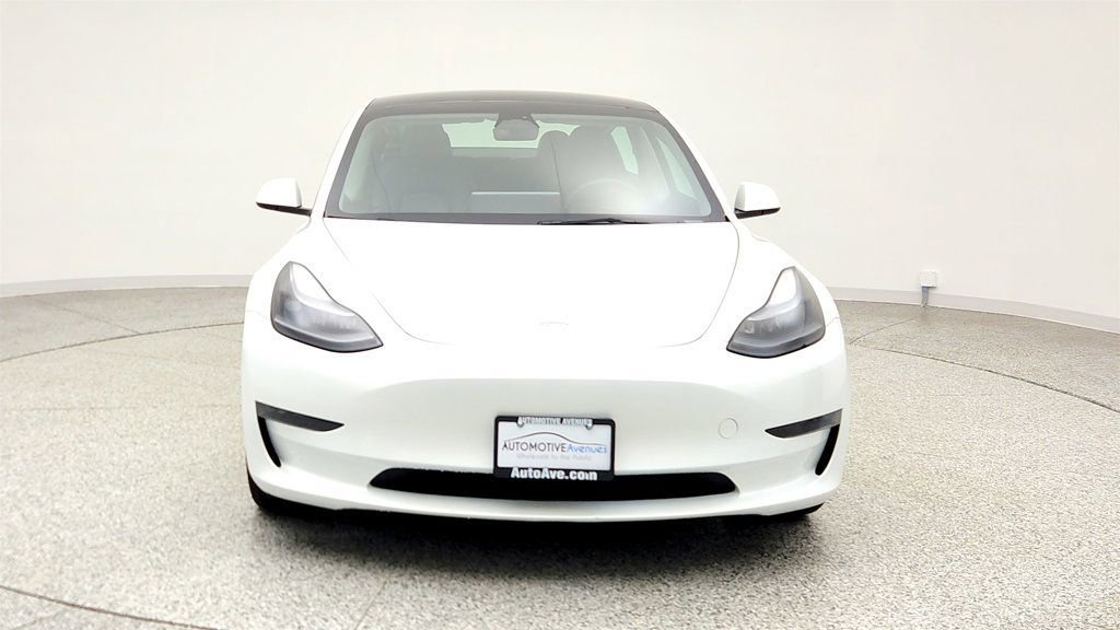 Used 2023 Tesla Model 3 Standard Range image 2