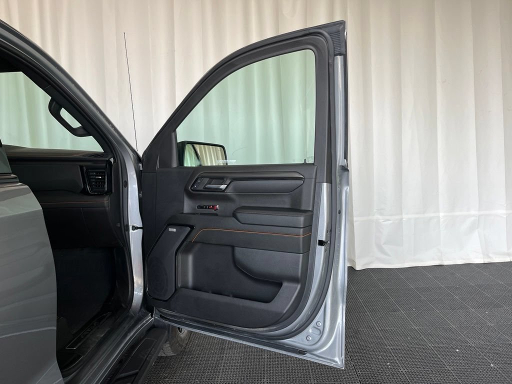 Used 2024 GMC Sierra 1500 AT4 w/ AT4 Premium Package AWD/4WD image 18