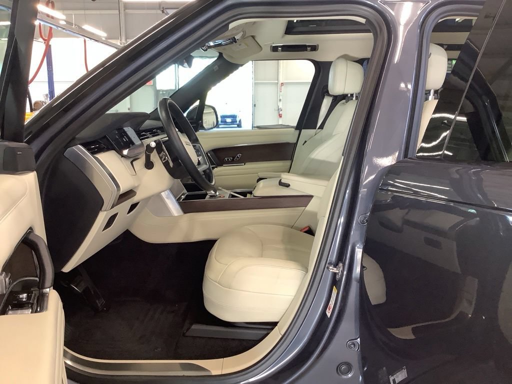 Used 2024 Land Rover Range Rover SE AWD/4WD image 14