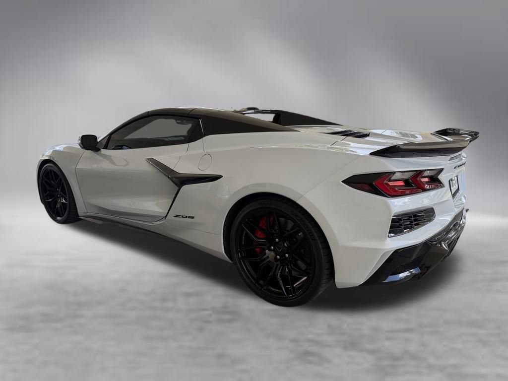 Used 2024 Chevrolet Corvette Z06 w/ Stealth Interior Trim Package RWD image 4
