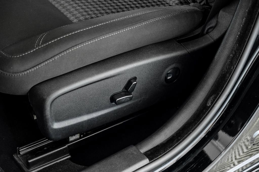 Used 2023 Dodge Charger SXT RWD image 32