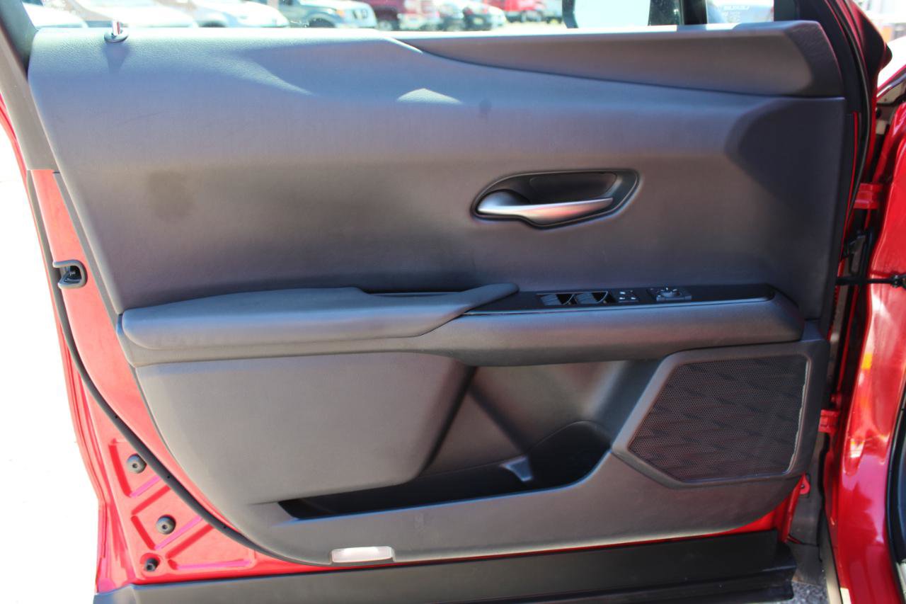 Used 2019 Lexus UX 200 F Sport w/ F Sport Premium Package FWD image 15