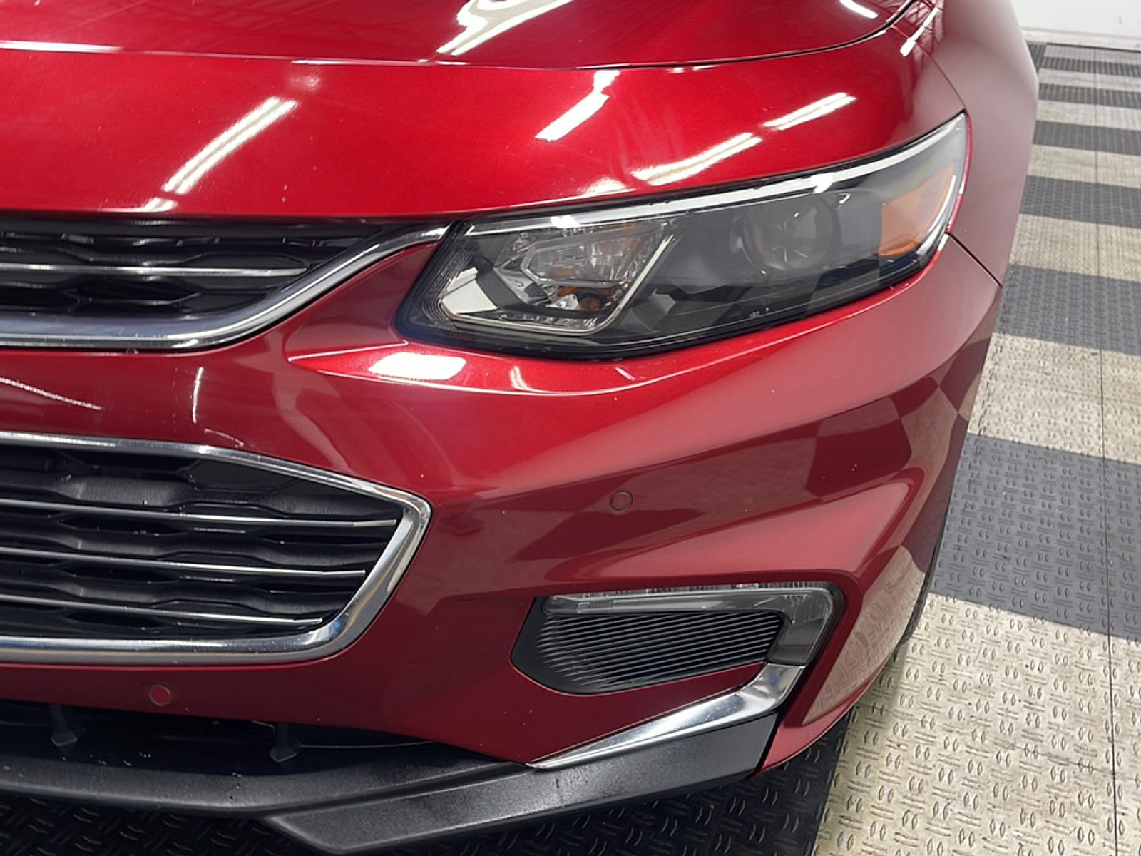 Used 2017 Chevrolet Malibu Premier w/ Premier Sun and Wheel Package FWD image 25