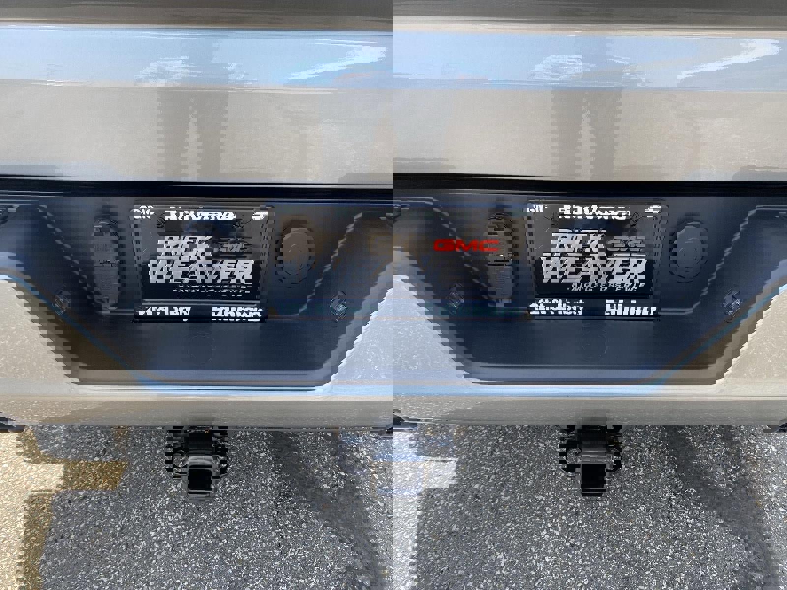 Used 2023 GMC Sierra 1500 Elevation AWD/4WD image 10