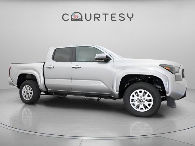 Certified 2026 Toyota Tacoma SR5 AWD/4WD image 29