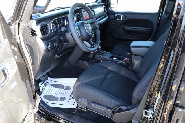 Used 2023 Jeep Gladiator Sport image 11