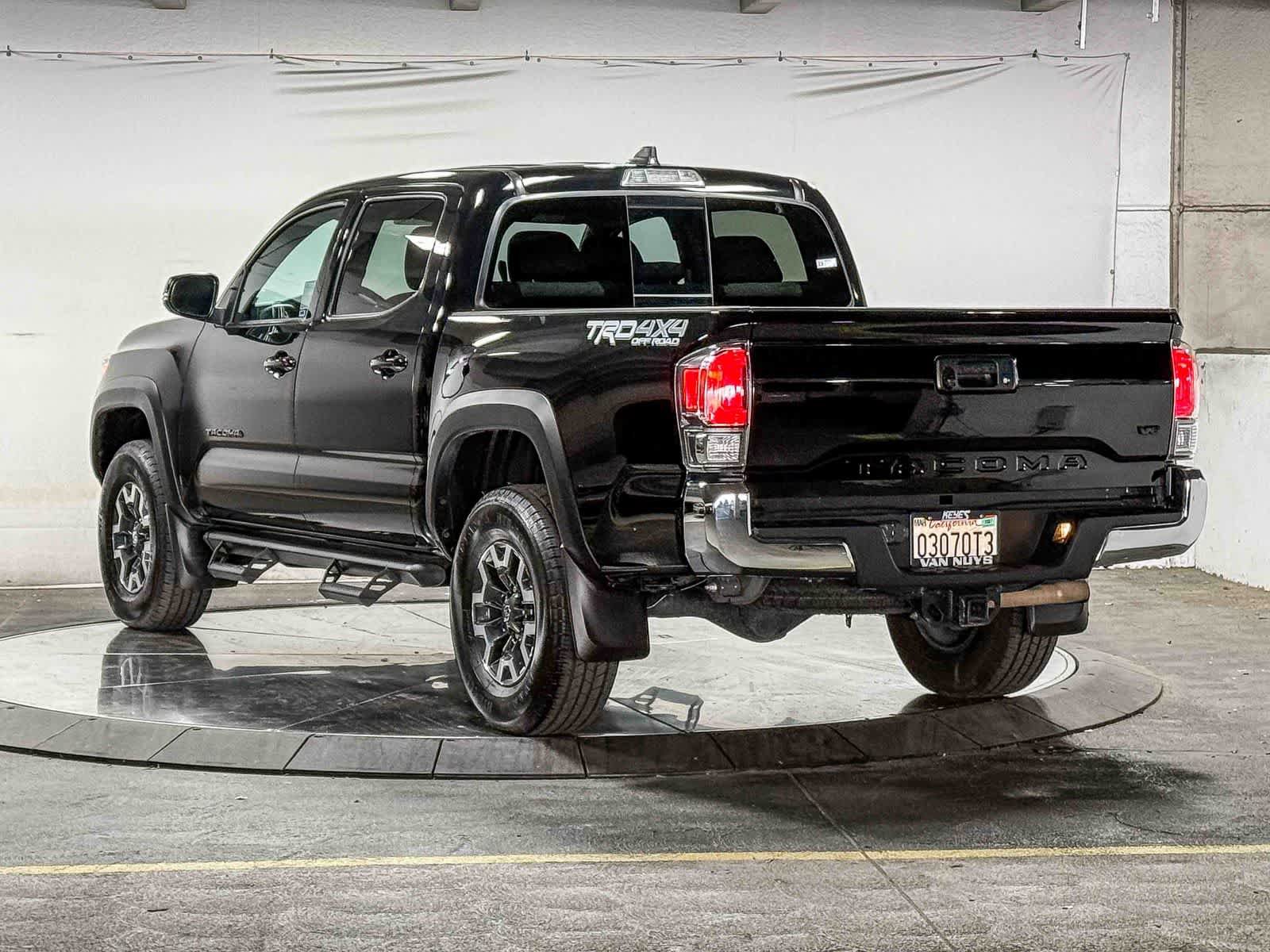 Certified 2023 Toyota Tacoma TRD Off-Road AWD/4WD image 3