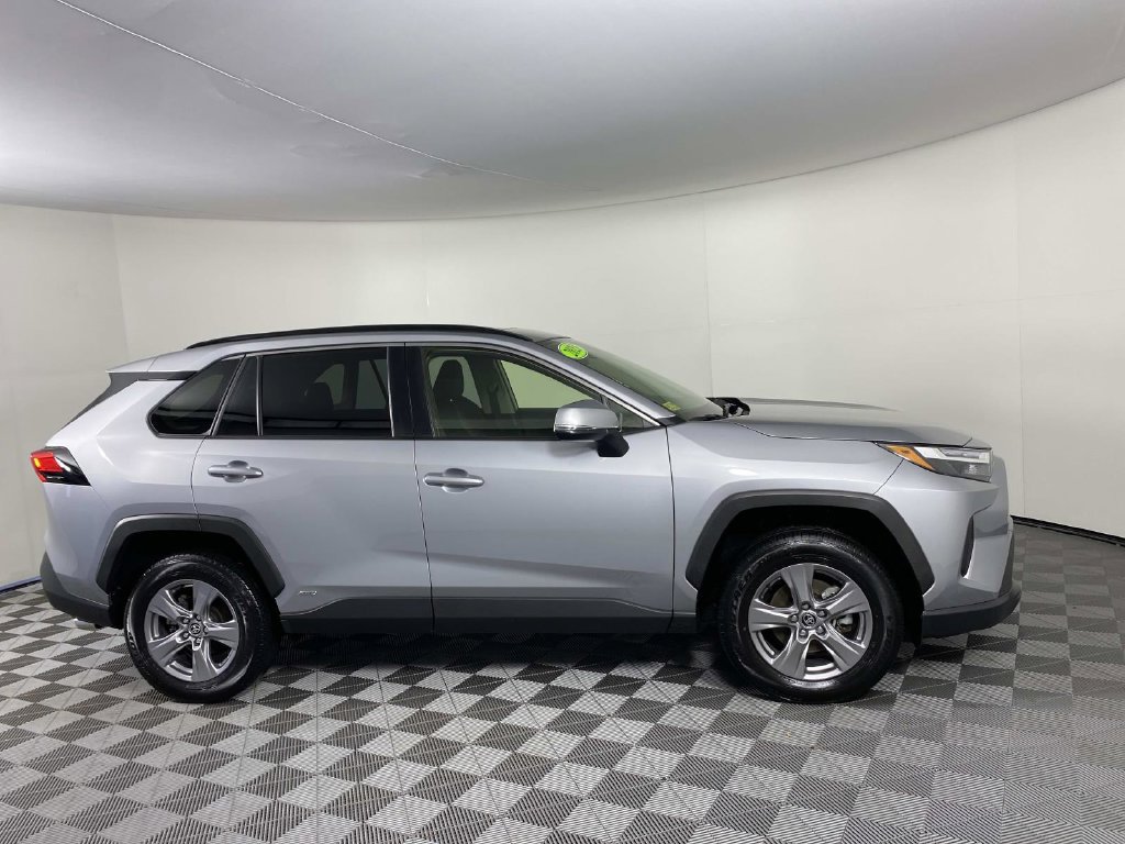 Used 2023 Toyota RAV4 XLE w/ Convenience Package AWD/4WD image 12