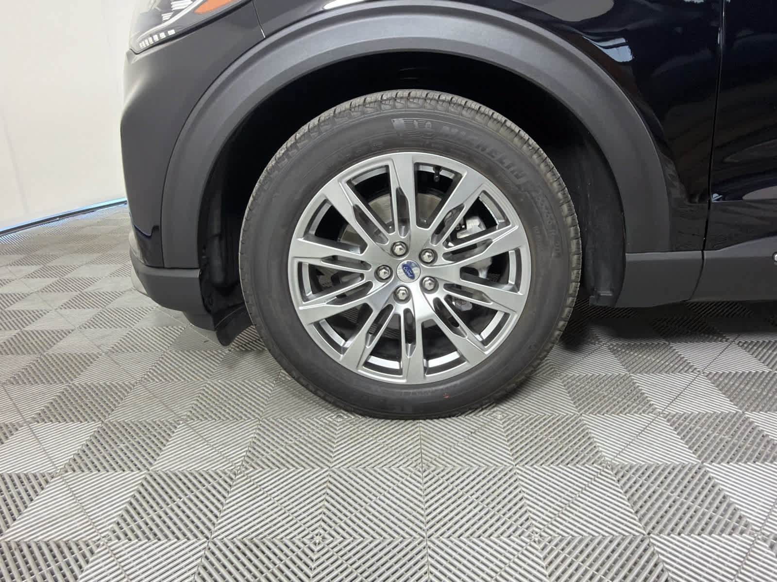 Used 2026 Ford Explorer Platinum RWD image 10