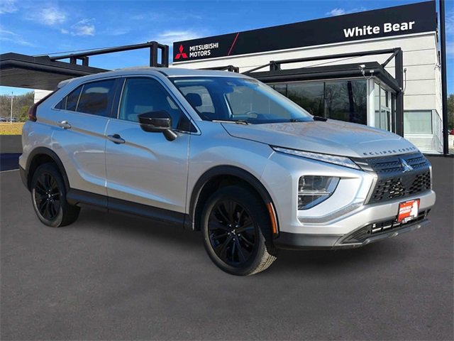 Used 2022 Mitsubishi Eclipse Cross LE image 1