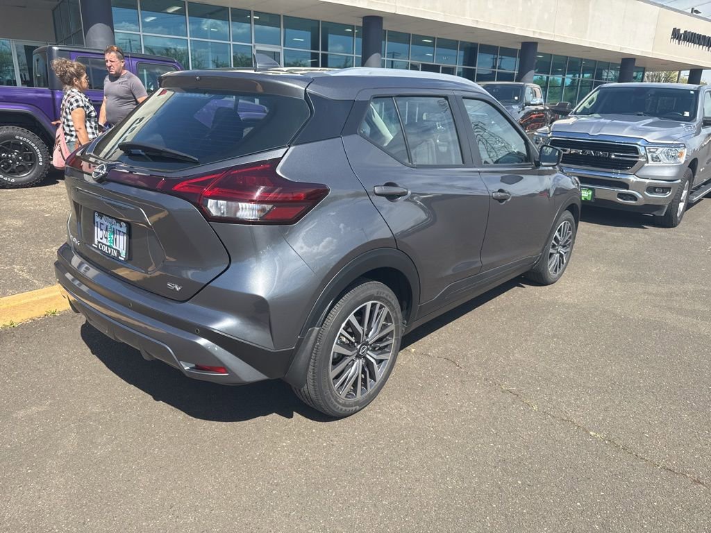 Used 2022 Nissan Kicks SV image 4