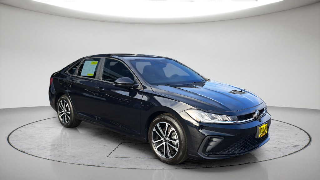 Used 2026 Volkswagen Jetta Sport FWD image 3