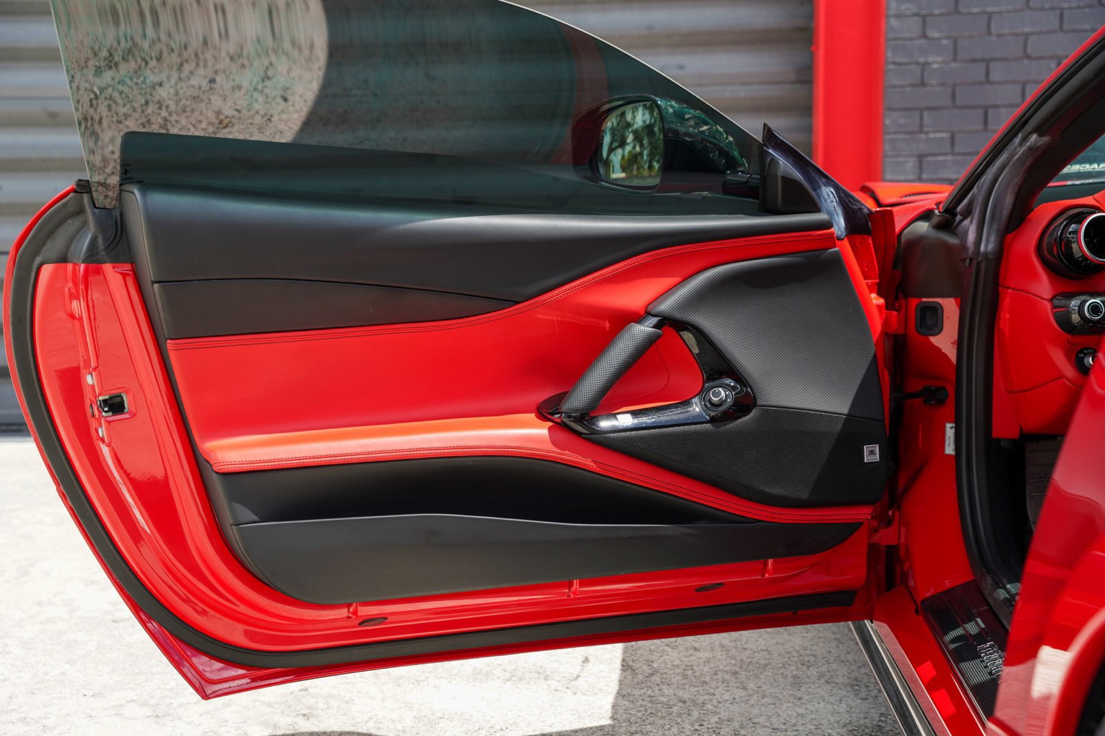 Used 2020 Ferrari 812 Superfast RWD image 40