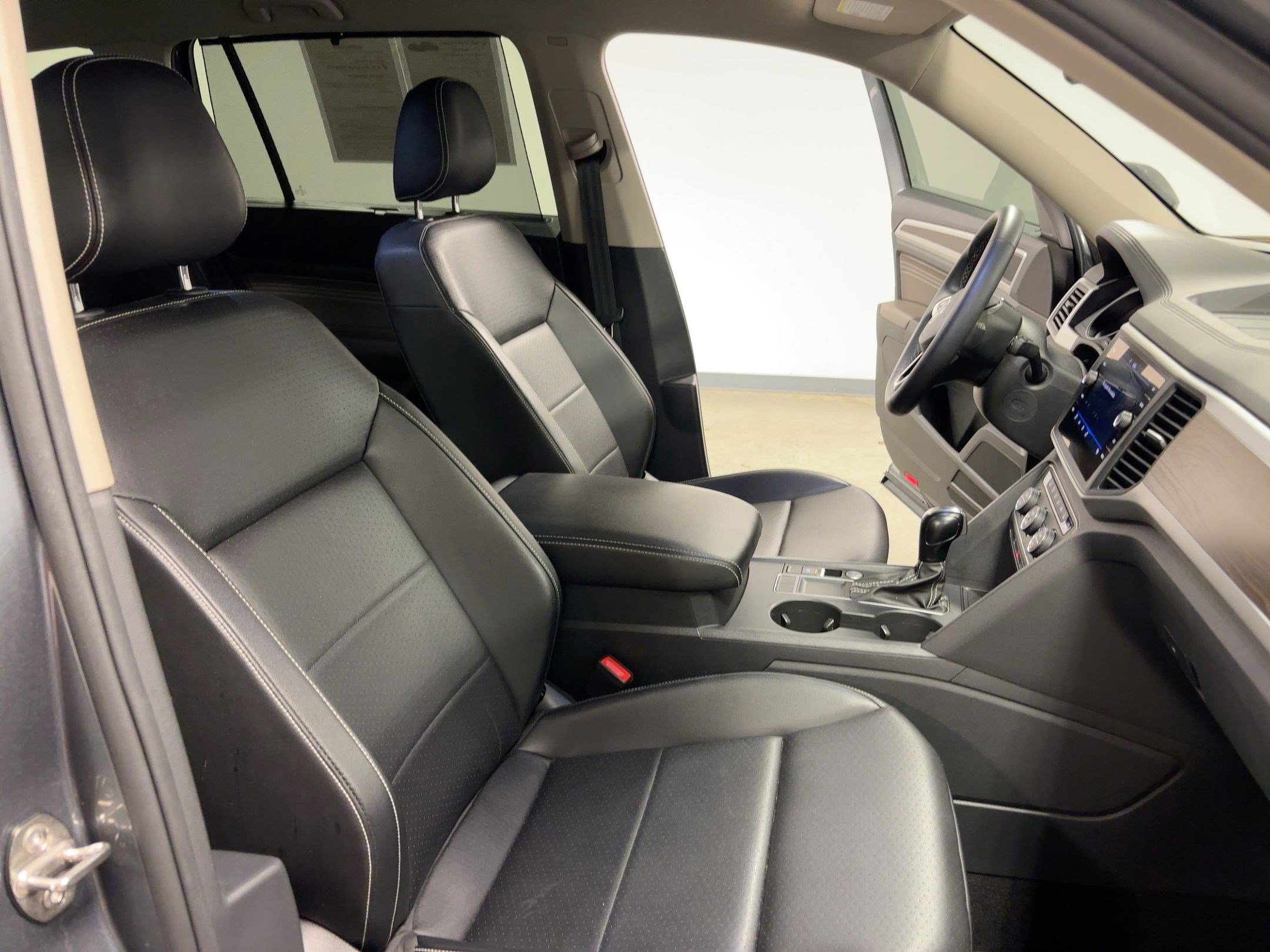 Used 2021 Volkswagen Atlas SE image 31