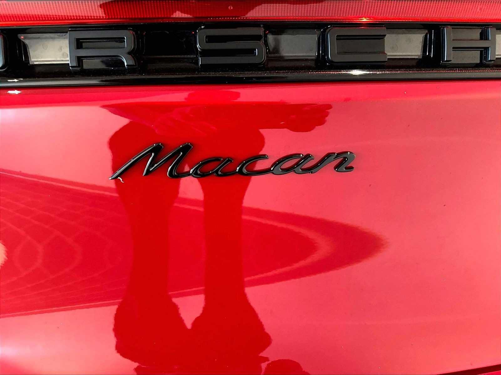 Used 2026 Porsche Macan AWD/4WD image 28